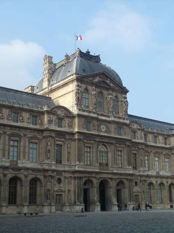 Chambre D Hote : Louvre Elegant Apt Suite