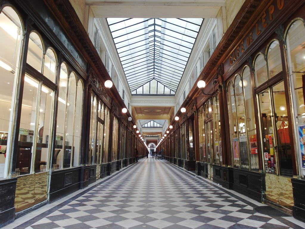 Chambre D Hote : Louvre Elegant Apt Suite Bed & Breakfast