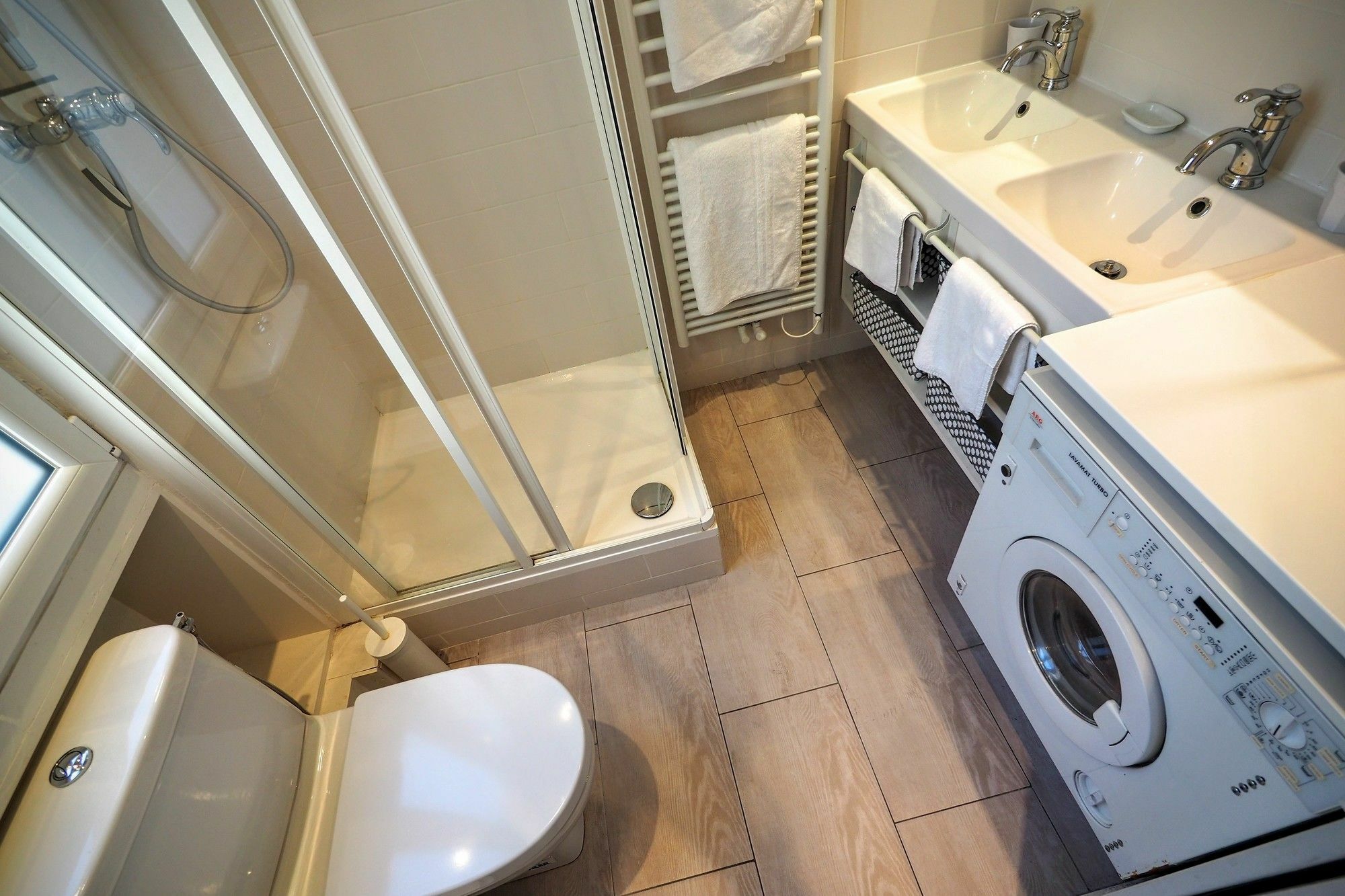 Chambre D Hote : Louvre Elegant Apt Suite Bed & Breakfast