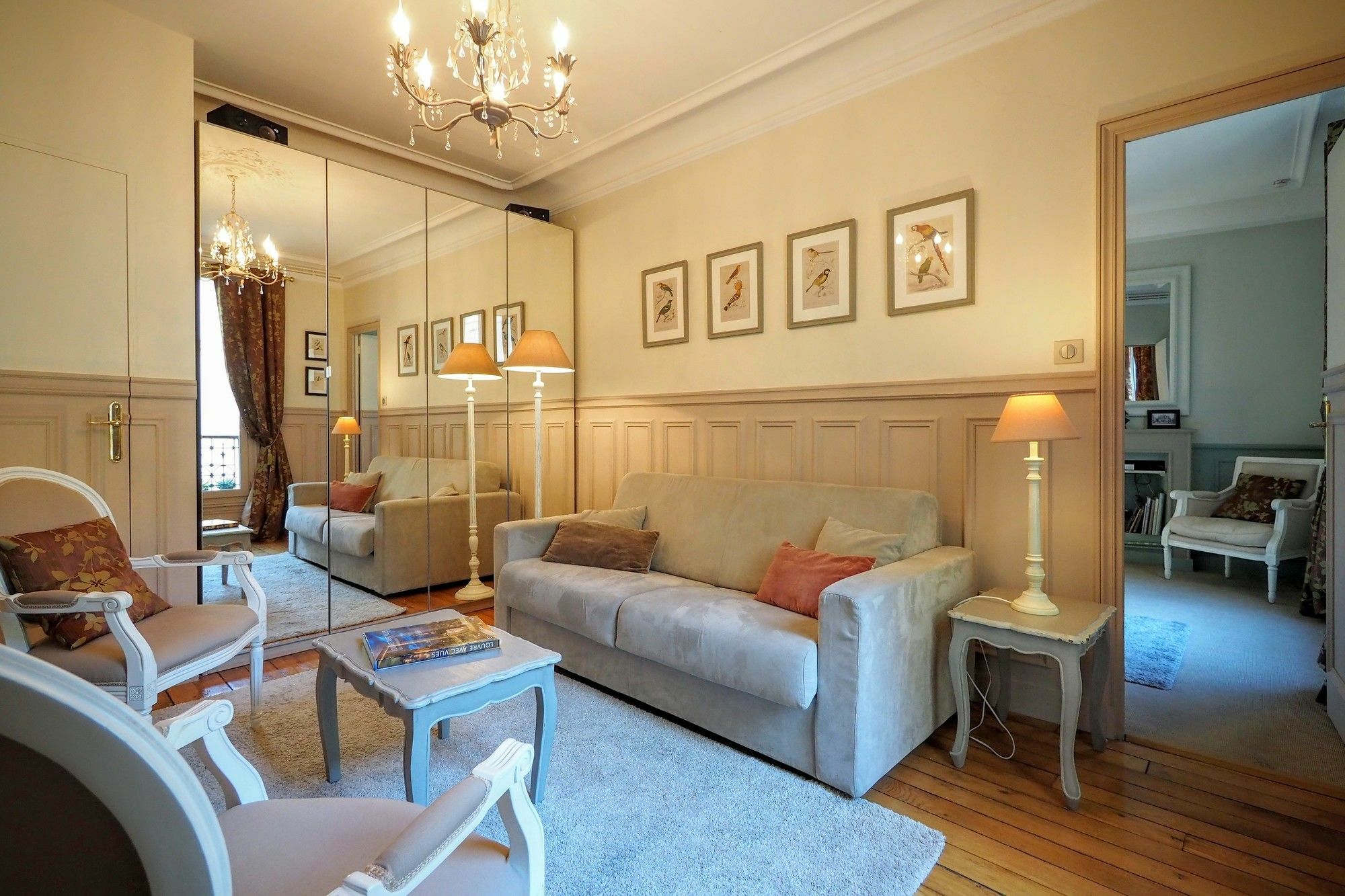 Chambre D Hote : Louvre Elegant Apt Suite Frühstückspension Paris